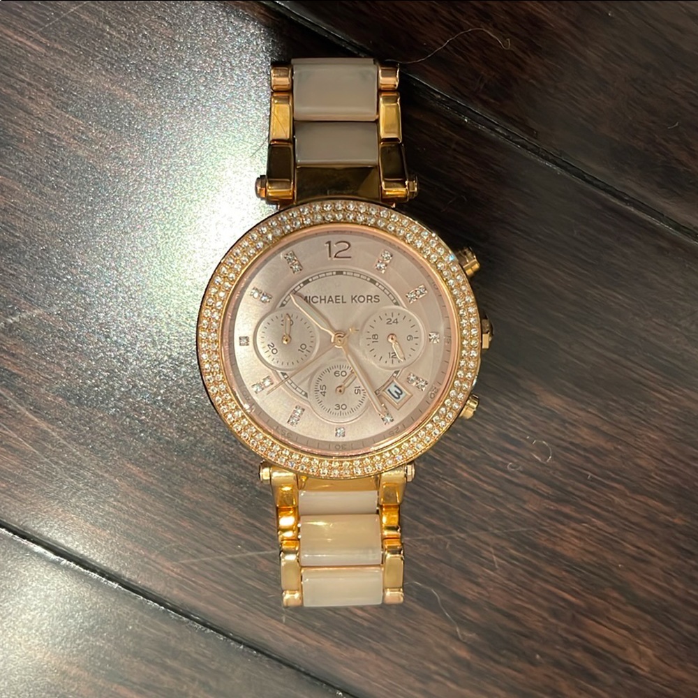 Michael Kors parker rose gold-tone blush watch!!